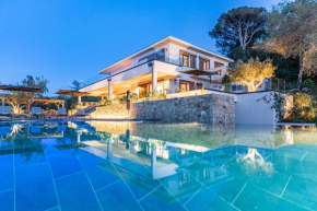 VILLA CASADELMAR- 7 chambres, 16 personnes, vue mer, piscine, appartement, accès plage, terrain pétanque